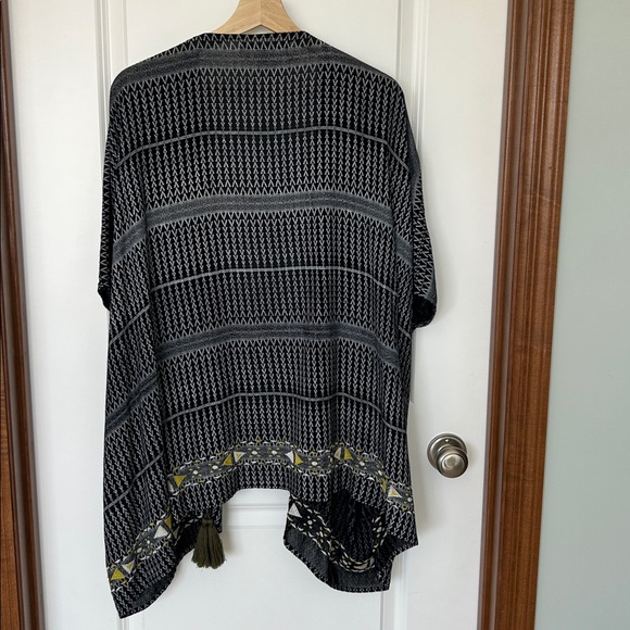 Noonday Collection wrap, OS - Picture 4 of 4